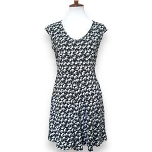 🍀New York & Co Women’s Navy White Elephant Print Knit Fit & Flare Dress MEDIUM